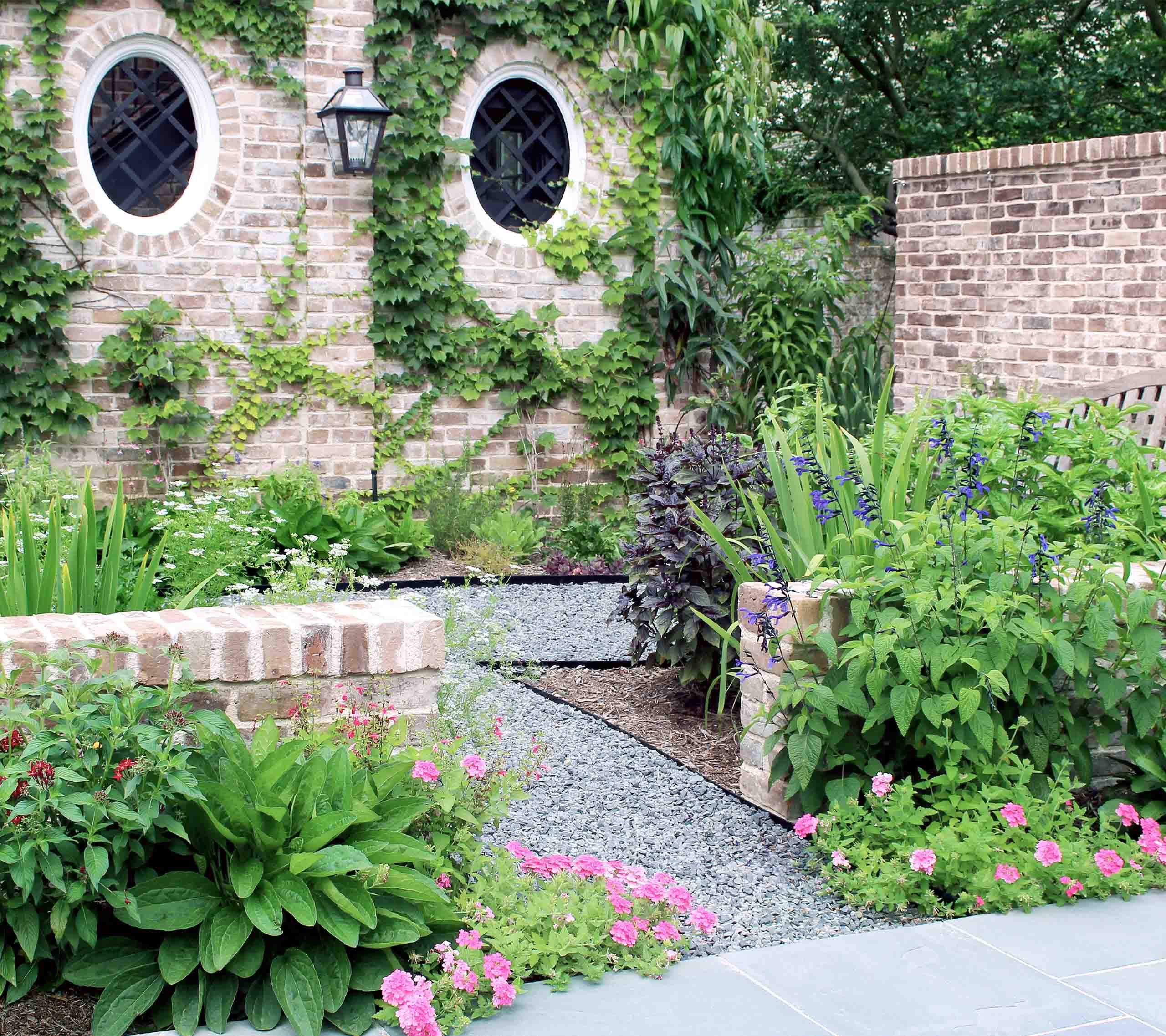 Get Your Best Curb Appeal by Working With Our Houston, TX Landscape  Installation Team, image size:2560x2275